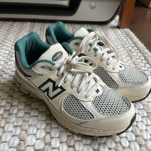 New Balance 2002R Sea Salt / Vintage Teal Size 38